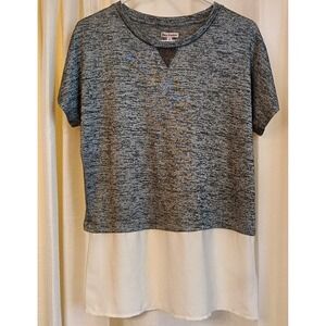 Juicy Couture Women's Size‎ Medium Gray/White Short Sleeve Rhinestones